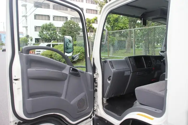 いすゞ エルフ 小型 アルミバン サイドドア TRG-NLR85ANの中古トラック画像12