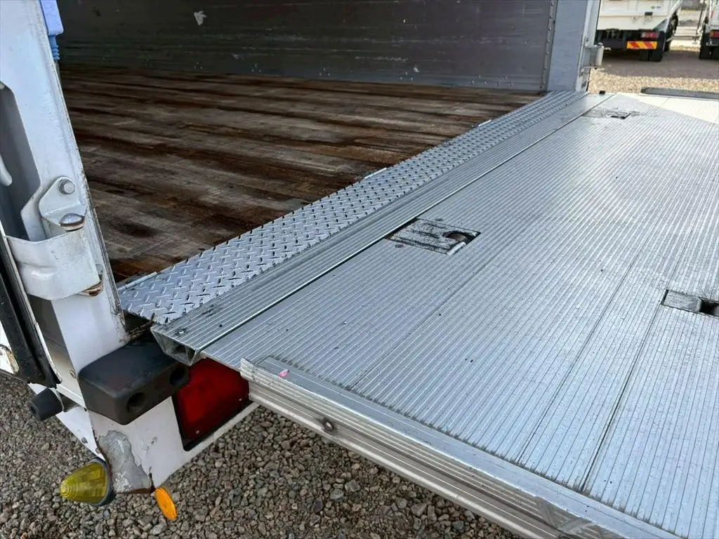 いすゞ フォワード 中型/増トン ウイング パワーゲート エアサスの中古トラック画像10