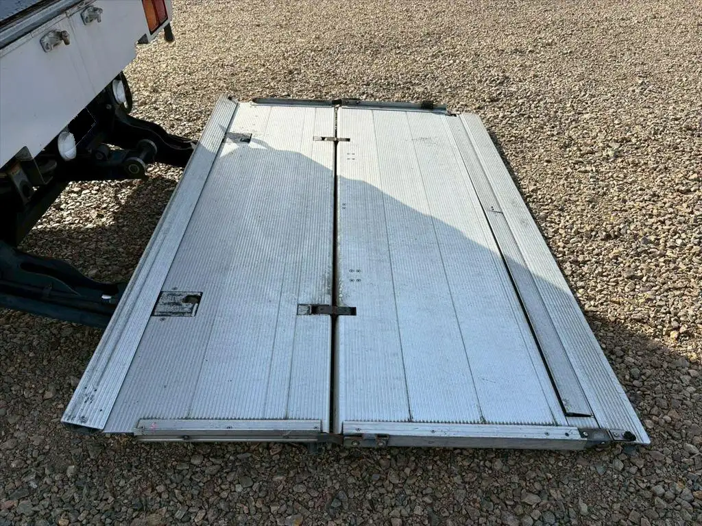 いすゞ フォワード 中型/増トン ウイング パワーゲート エアサスの中古トラック画像11