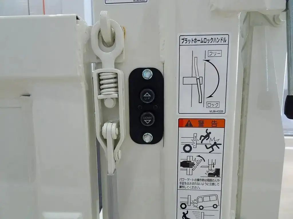 トヨタ ダイナ 小型 平ボディ パワーゲート 2DG-GDY281の中古トラック画像9