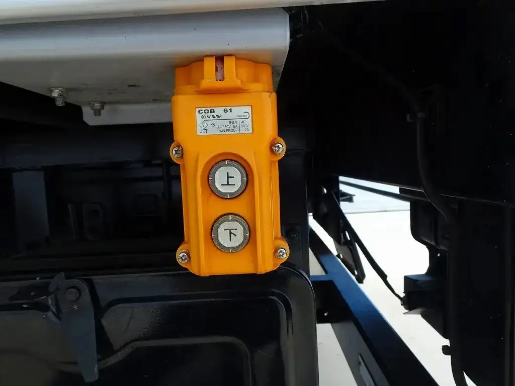 トヨタ トヨエース 小型 アルミバン パワーゲート サイドドアの中古トラック画像16