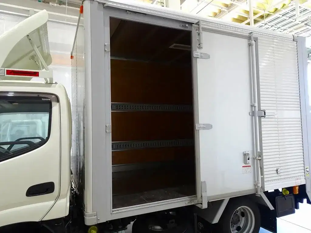 トヨタ トヨエース 小型 アルミバン パワーゲート サイドドアの中古トラック画像3