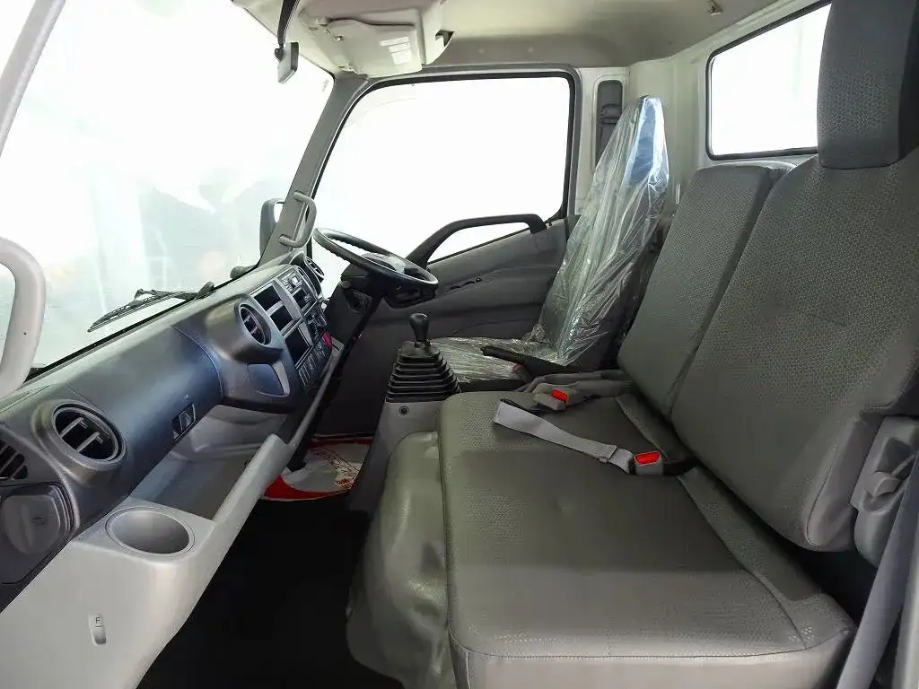 日野 デュトロ 小型 平ボディ 2RG-XZU710M R2の中古トラック画像11