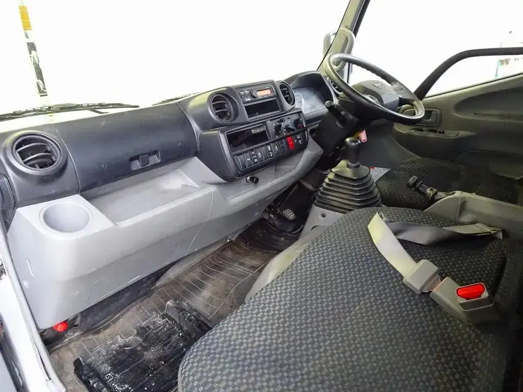 日野 デュトロ 小型 平ボディ 床鉄板 2RG-XZU655Mの中古トラック画像10