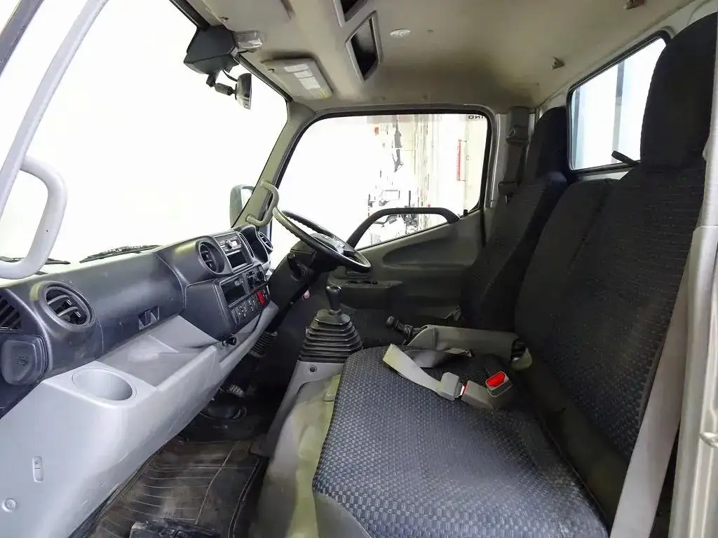 日野 デュトロ 小型 平ボディ 床鉄板 2RG-XZU655Mの中古トラック画像11