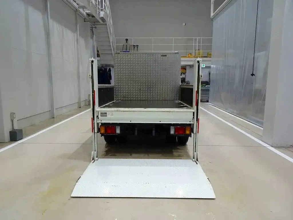 いすゞ エルフ 小型 平ボディ Wキャブ パワーゲートの中古トラック画像3