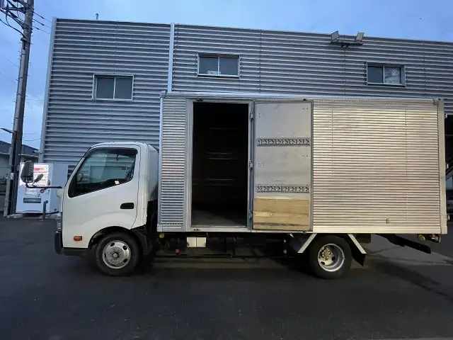 トヨタ ダイナ 小型 アルミバン サイドドア TKG-XZU710の中古トラック画像4