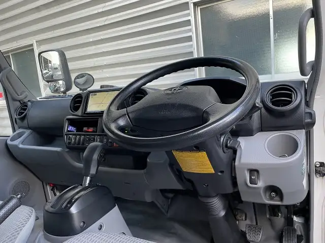 トヨタ ダイナ 小型 アルミバン パワーゲート TPG-XZU605の中古トラック画像11