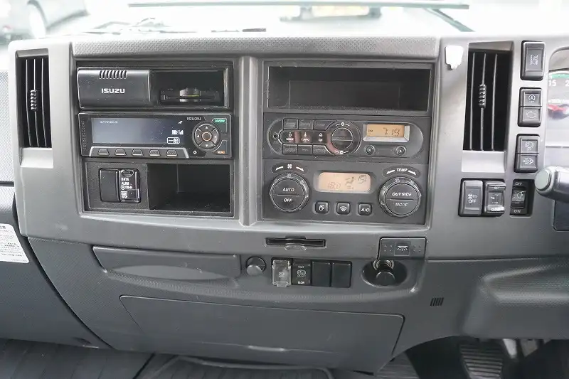 いすゞ フォワード 中型/増トン アルミバン パワーゲート ベッドの中古トラック画像12