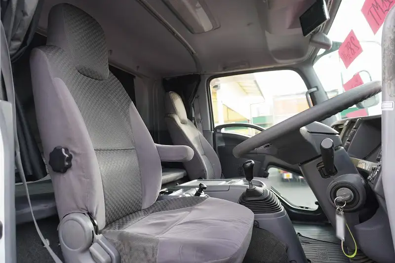 いすゞ フォワード 中型/増トン アルミバン パワーゲート ベッドの中古トラック画像10