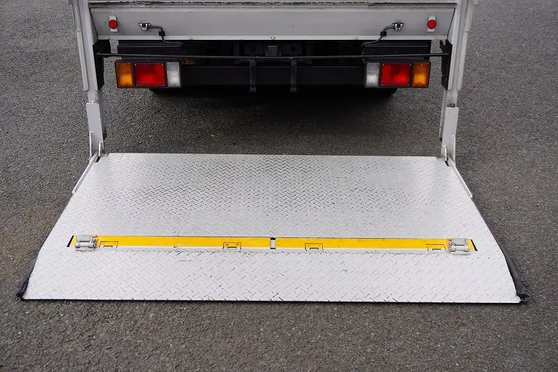 いすゞ エルフ 小型 アルミバン パワーゲート サイドドアの中古トラック画像7