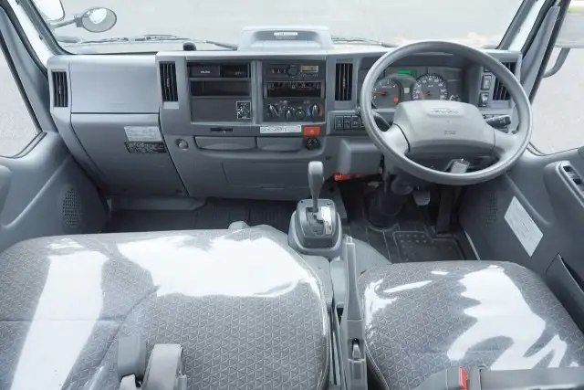 いすゞ エルフ 小型 平ボディ Wキャブ 床鉄板の中古トラック画像12