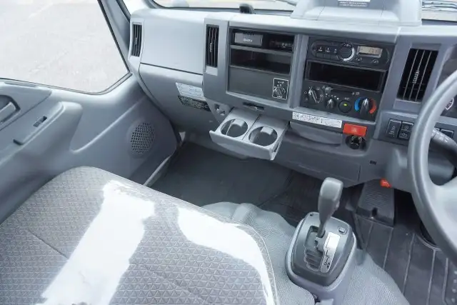 いすゞ エルフ 小型 平ボディ Wキャブ 床鉄板の中古トラック画像13