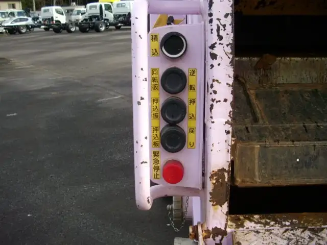 いすゞ エルフ 小型 パッカー車 巻き込み式 回転ダンプ式の中古トラック画像9