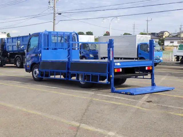 日野 デュトロ 小型 平ボディ パワーゲート 床鉄板の中古トラック画像6
