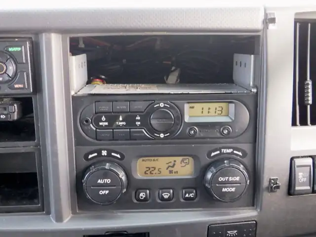 いすゞ フォワード 中型/増トン ウイング エアサス ベッドの中古トラック画像12