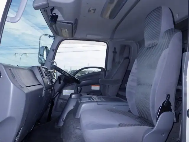 いすゞ フォワード 中型/増トン ウイング エアサス ベッドの中古トラック画像10