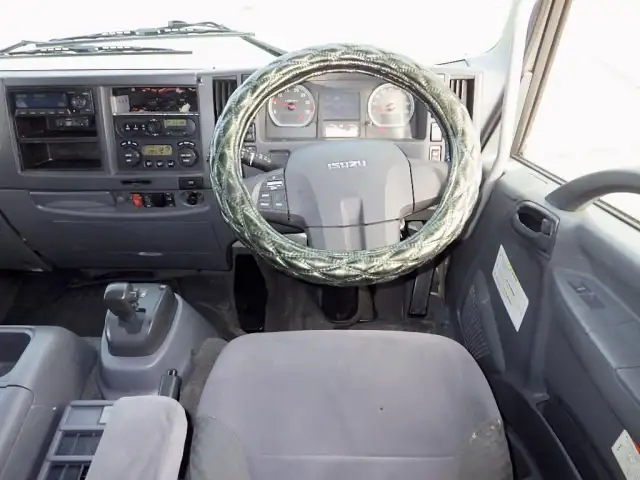 いすゞ フォワード 中型/増トン ウイング エアサス ベッドの中古トラック画像11