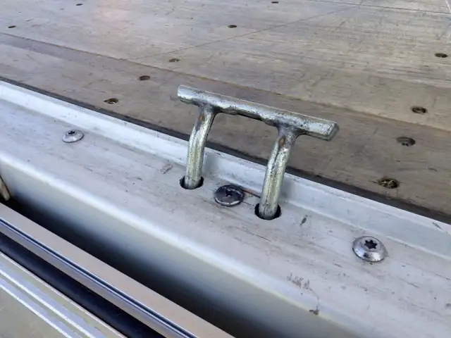 いすゞ フォワード 中型/増トン ウイング エアサス ベッドの中古トラック画像9