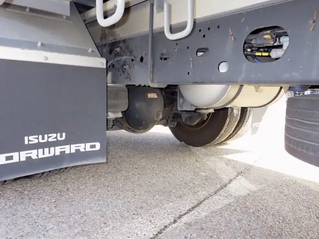 いすゞ フォワード 中型/増トン ウイング エアサス ベッドの中古トラック画像18