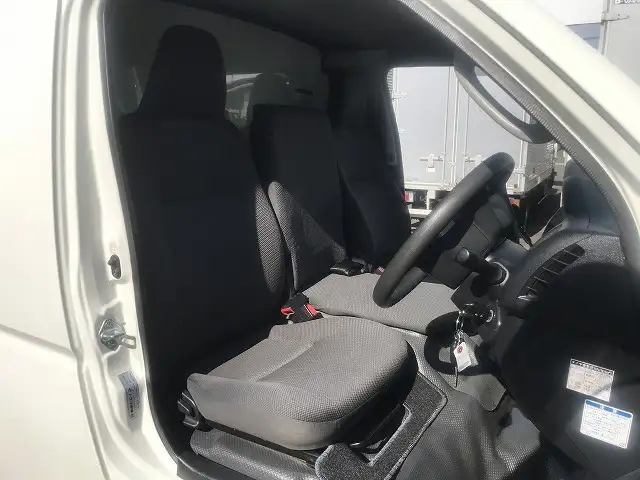 トヨタ ハイエース 小型 冷凍冷蔵 中温 サイドドアの中古トラック画像11