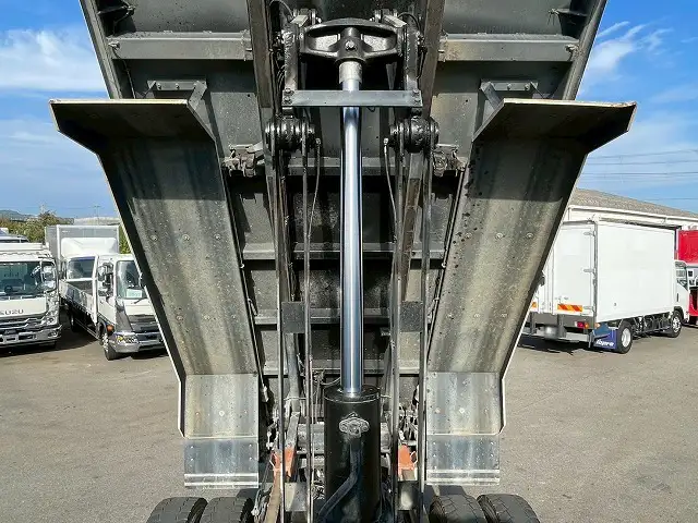 いすゞ ギガ 大型 ダンプ コボレーン ベッドの中古トラック画像15