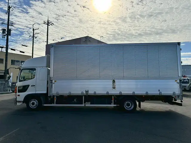 日野 レンジャー 中型/増トン ウイング エアサス ベッドの中古トラック画像3