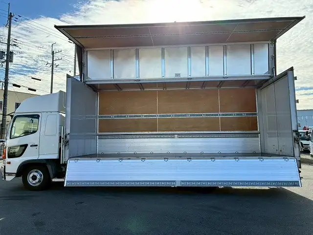 日野 レンジャー 中型/増トン ウイング エアサス ベッドの中古トラック画像6