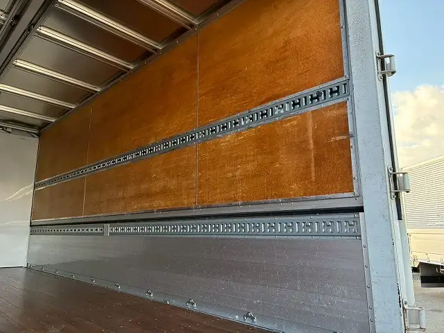 日野 レンジャー 中型/増トン ウイング エアサス ベッドの中古トラック画像9