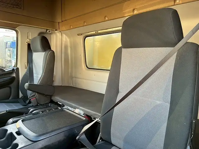 日野 レンジャー 中型/増トン ウイング エアサス ベッドの中古トラック画像13