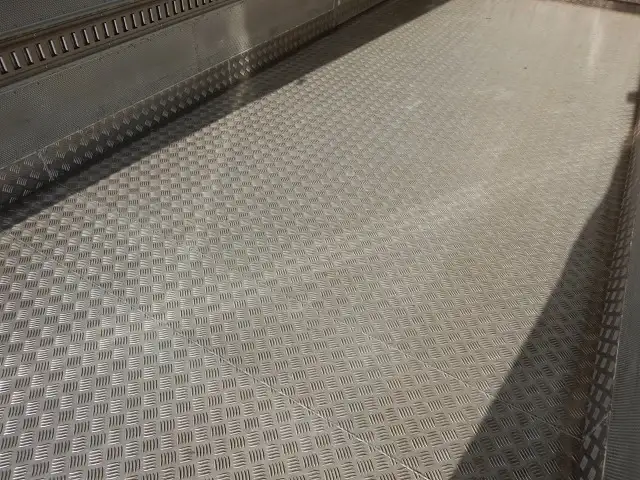 いすゞ フォワード 中型/増トン 冷凍冷蔵 パワーゲート スタンバイの中古トラック画像9