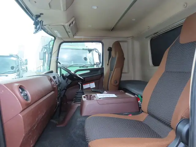 日野 レンジャー 中型/増トン ウイング エアサス ベッドの中古トラック画像12