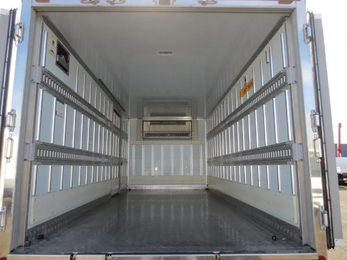 三菱 キャンター 小型 冷凍冷蔵 低温 パワーゲートの中古トラック画像12