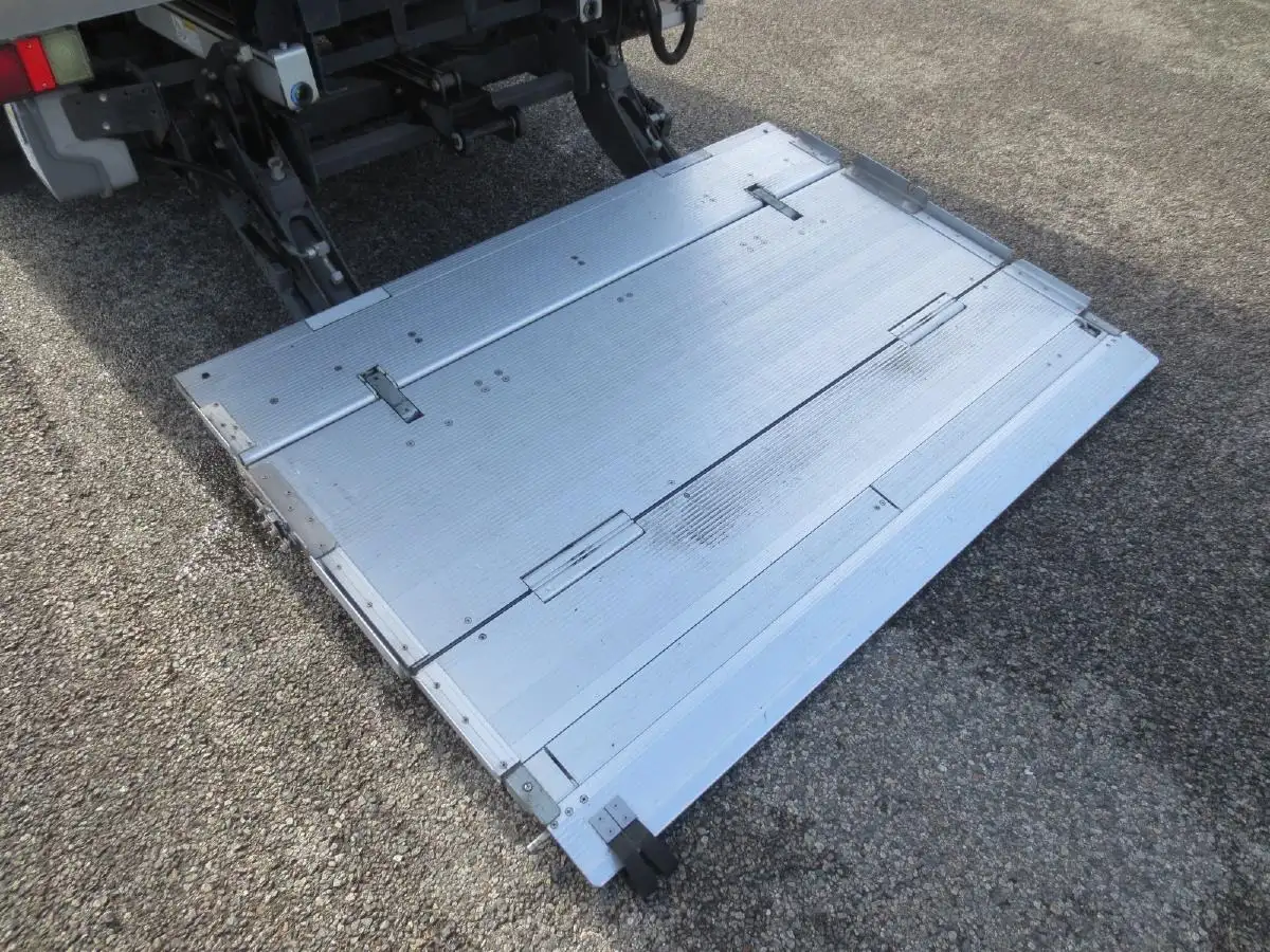 三菱 キャンター 小型 冷凍冷蔵 低温 パワーゲートの中古トラック画像14