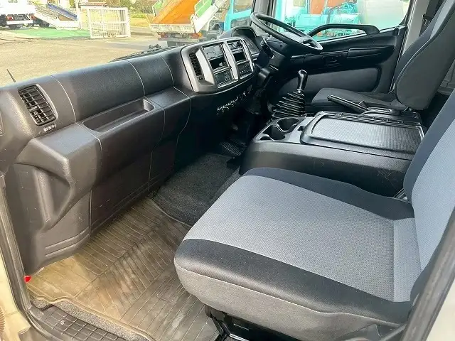 日野 レンジャー 中型/増トン 冷凍冷蔵 低温 パワーゲートの中古トラック画像12