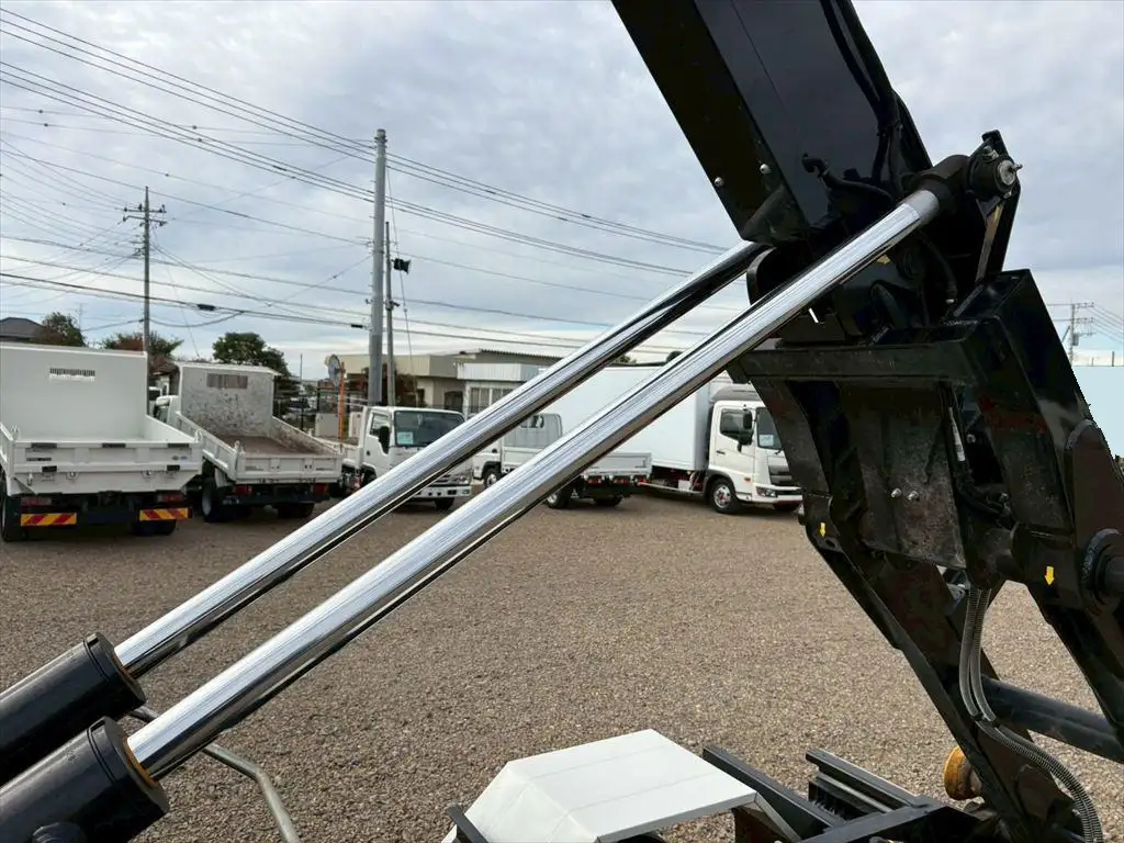 いすゞ フォワード 中型/増トン アームロール ツインホイスト 2RG-FRR90S2の中古トラック画像10