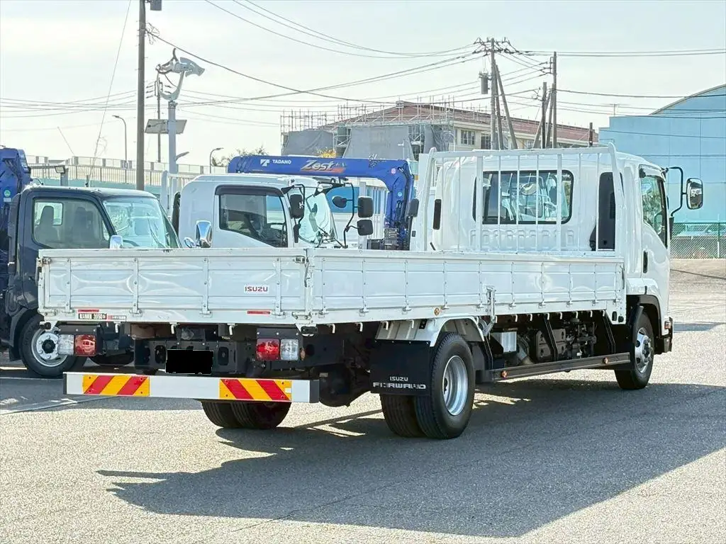 いすゞ フォワード 中型/増トン 平ボディ ベッド 2PG-FRR90S2の中古トラック画像3