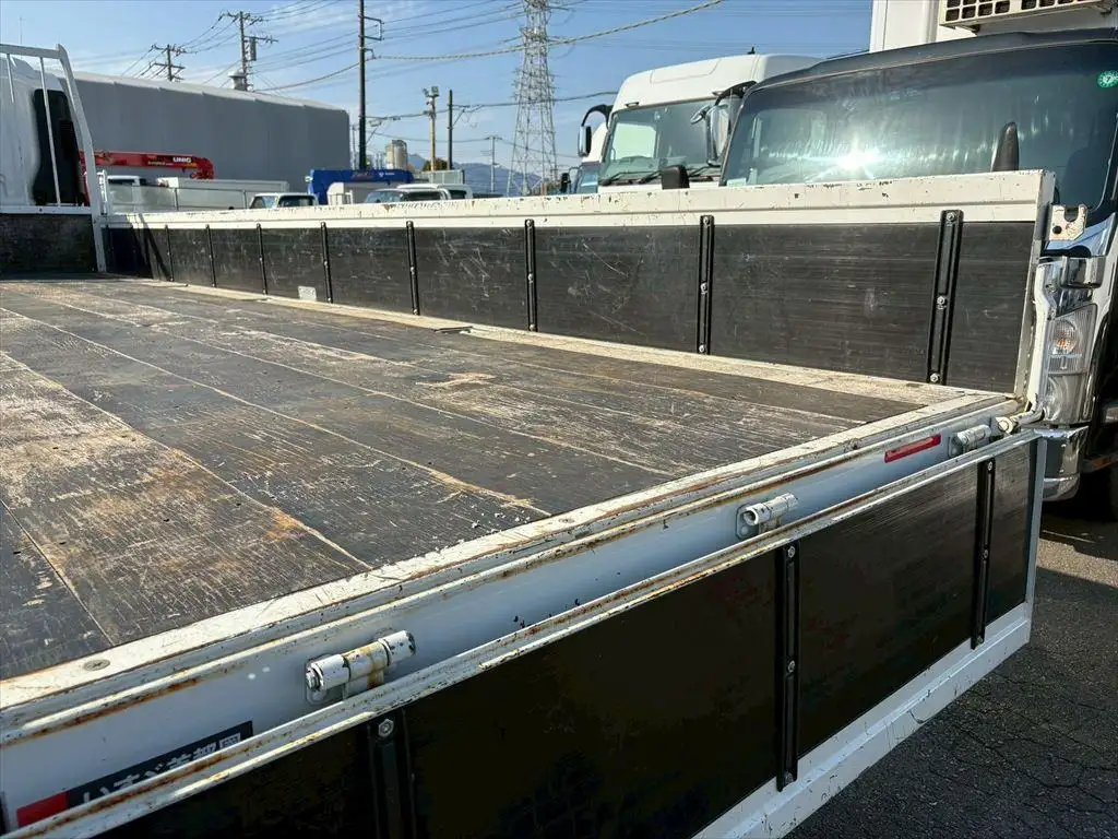 いすゞ フォワード 中型/増トン 平ボディ ベッド 2PG-FRR90S2の中古トラック画像10