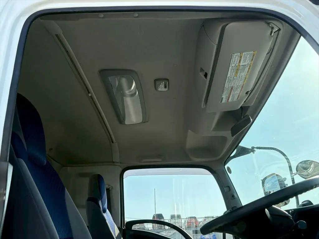 いすゞ フォワード 中型/増トン 平ボディ ベッド 2PG-FRR90S2の中古トラック画像15