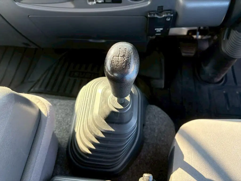 いすゞ フォワード 中型/増トン 平ボディ ベッド 2PG-FRR90S2の中古トラック画像13