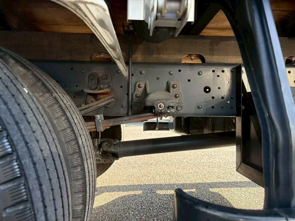 いすゞ フォワード 中型/増トン 平ボディ ベッド 2PG-FRR90S2の中古トラック画像像17