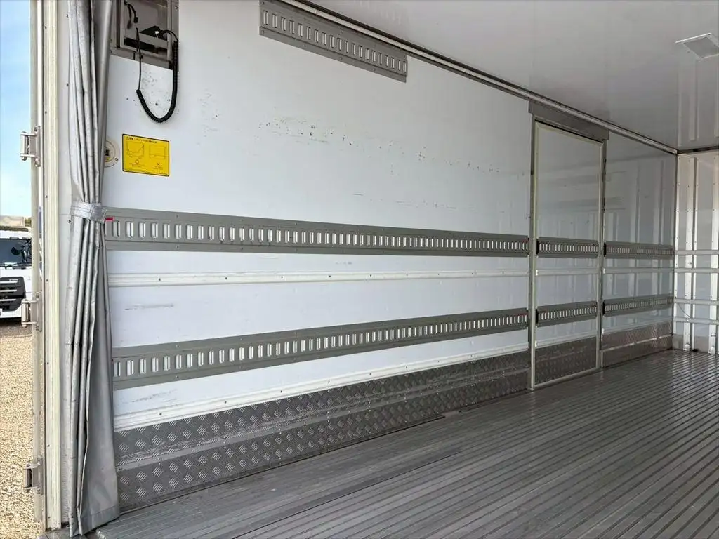 三菱 ファイター 中型/増トン 冷凍冷蔵 低温 パワーゲートの中古トラック画像9