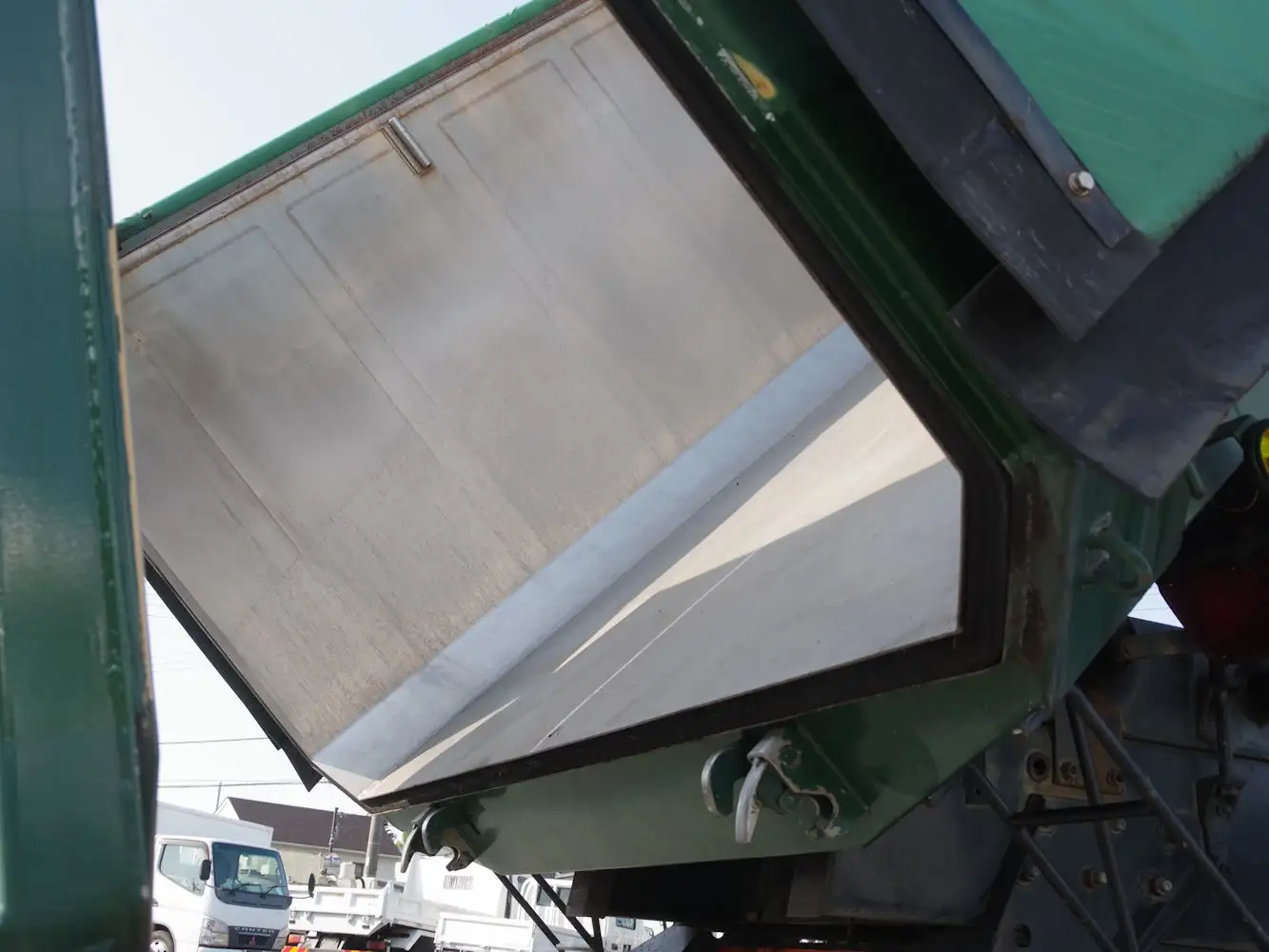 いすゞ ギガ 大型 ダンプ 土砂禁 天蓋付きの中古トラック画像10