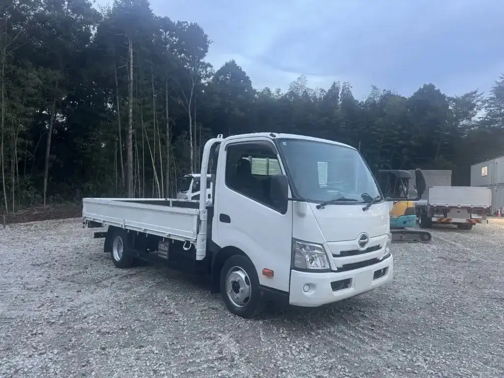 日野 デュトロ 小型 平ボディ 2RG-XZU710M R2の中古トラック画像2
