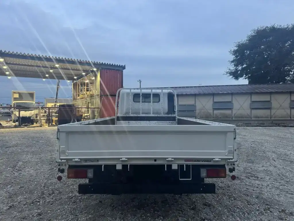 日野 デュトロ 小型 平ボディ 2RG-XZU710M R2の中古トラック画像4