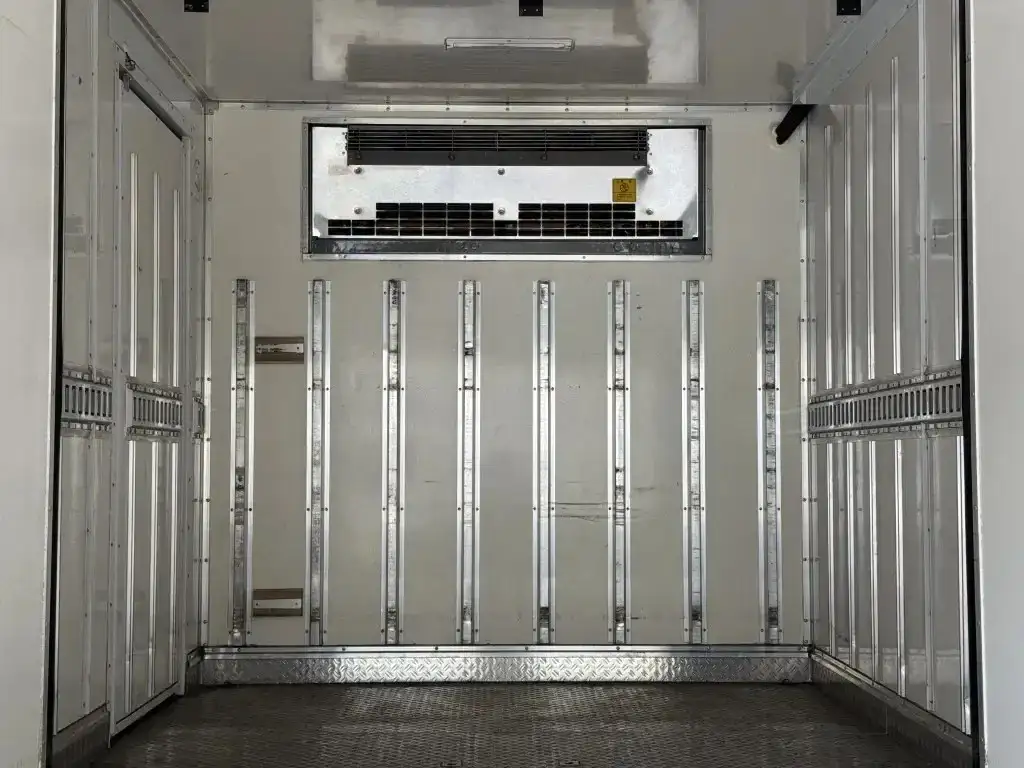 いすゞ エルフ 小型 冷凍冷蔵 低温 パワーゲートの中古トラック画像7