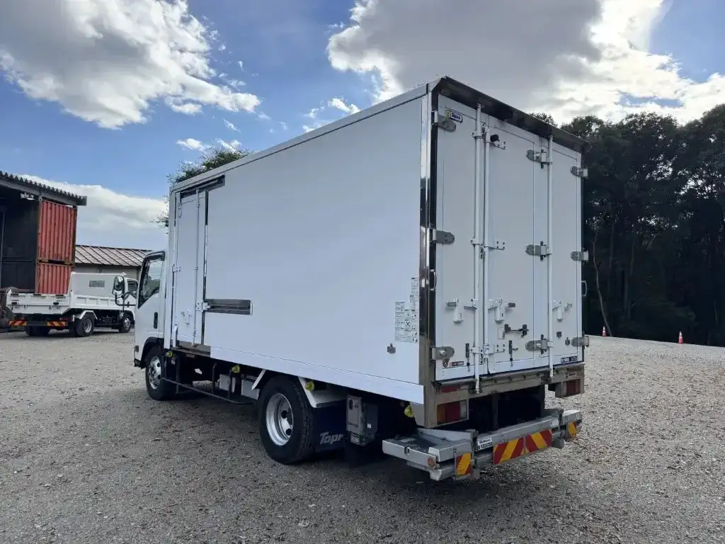 いすゞ エルフ 小型 冷凍冷蔵 低温 パワーゲートの中古トラック画像4