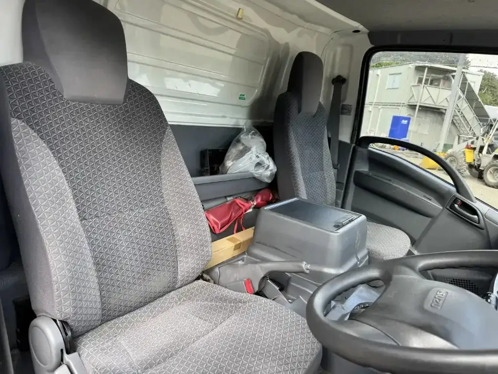 いすゞ エルフ 小型 冷凍冷蔵 低温 パワーゲートの中古トラック画像12