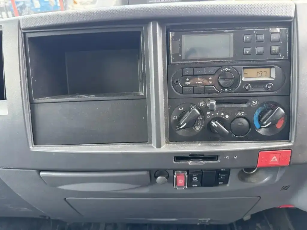 いすゞ エルフ 小型 冷凍冷蔵 低温 パワーゲートの中古トラック画像13