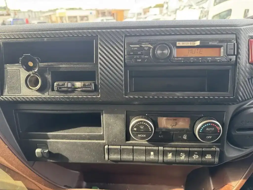 日野 レンジャー 中型/増トン ウイング パワーゲート ベッドの中古トラック画像14